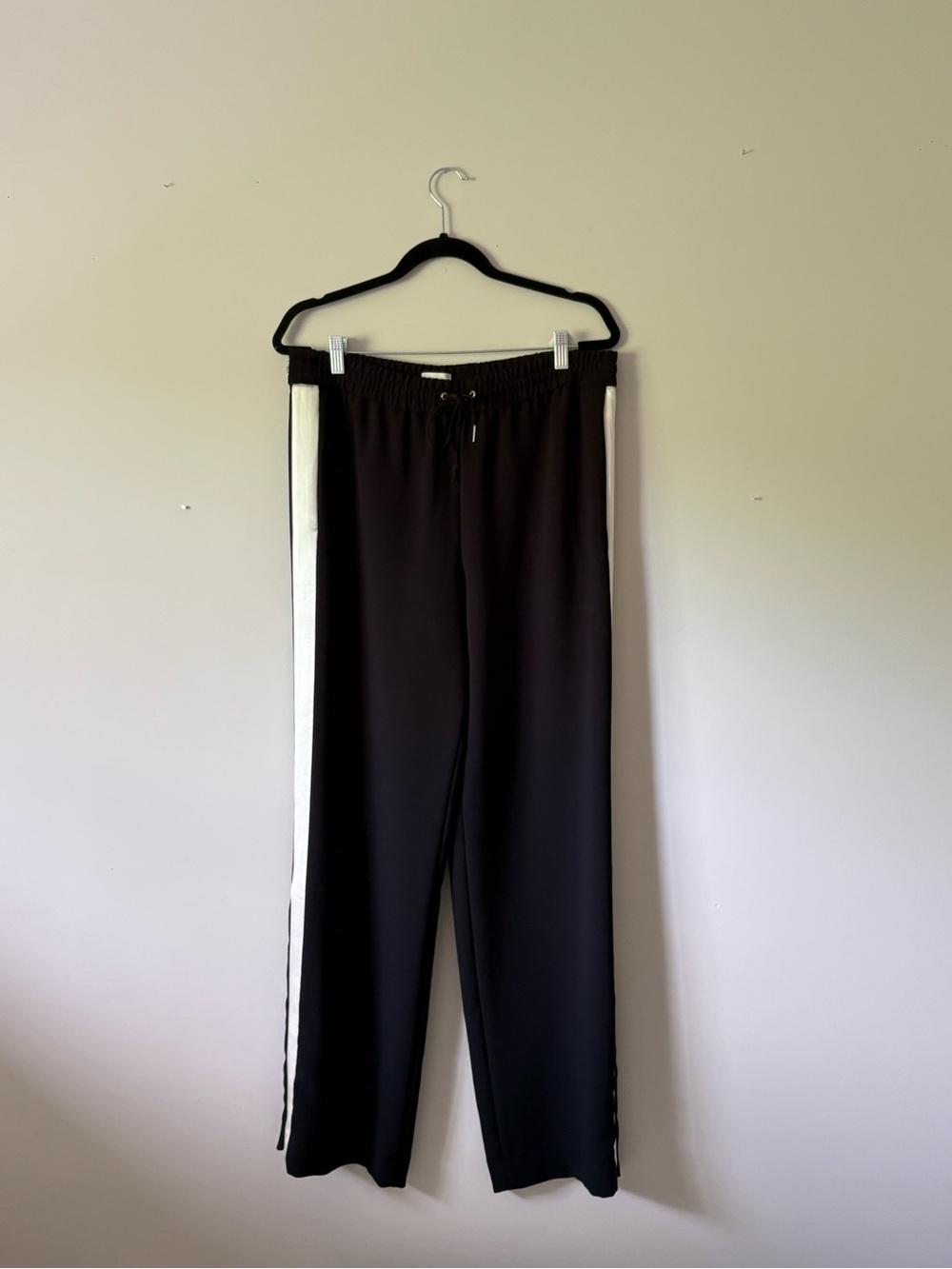 Wilfred Aritzia Buffon Crepe Side Stripe Jogger Pants Zipper Ankle Medium